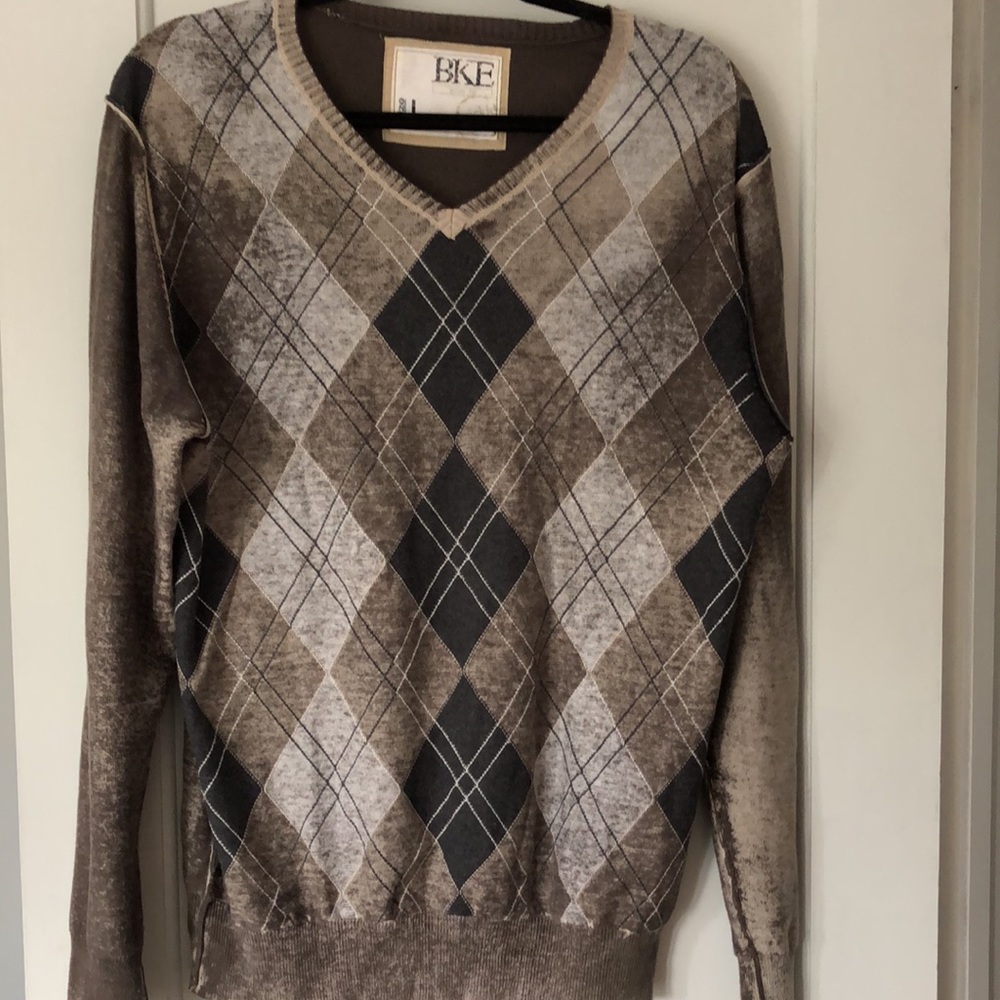 BKE mens v-neck, distressed, pullover‎ cardigan. Color block. Size large. NWOT.